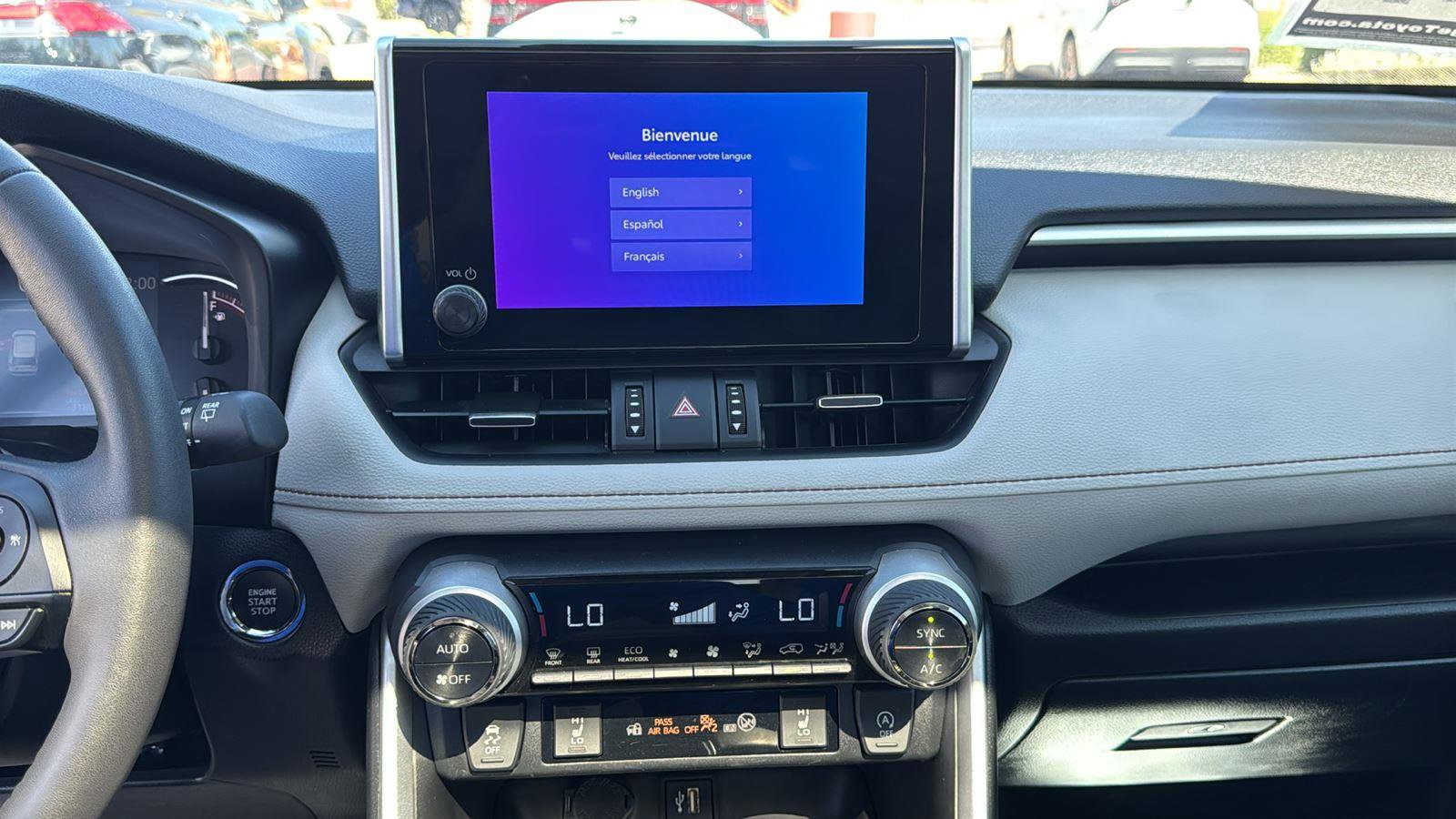 Used 2023 Toyota RAV4 XLE Premium image 18