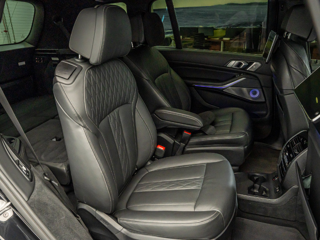 Used 2020 BMW X7 xDrive50i w/ Dynamic Handling Package AWD/4WD image 44