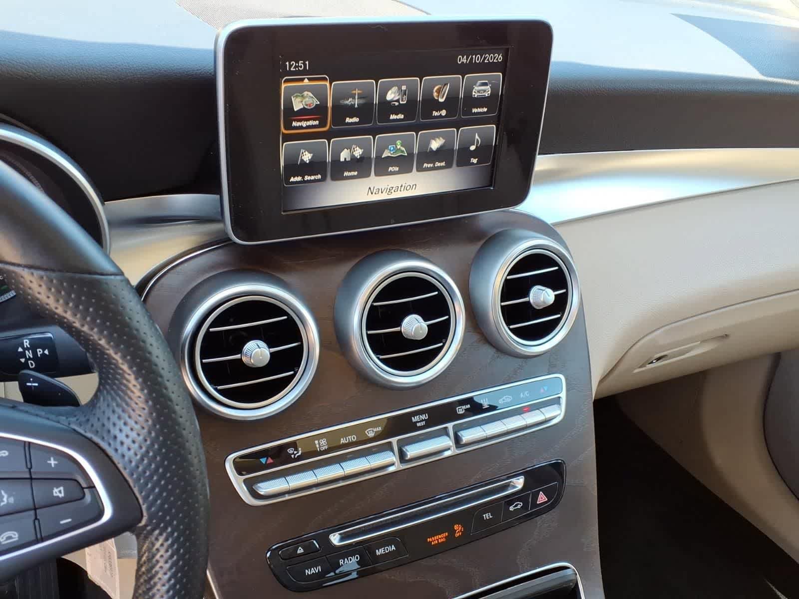 Used 2019 Mercedes-Benz GLC 350e 4MATIC image 23