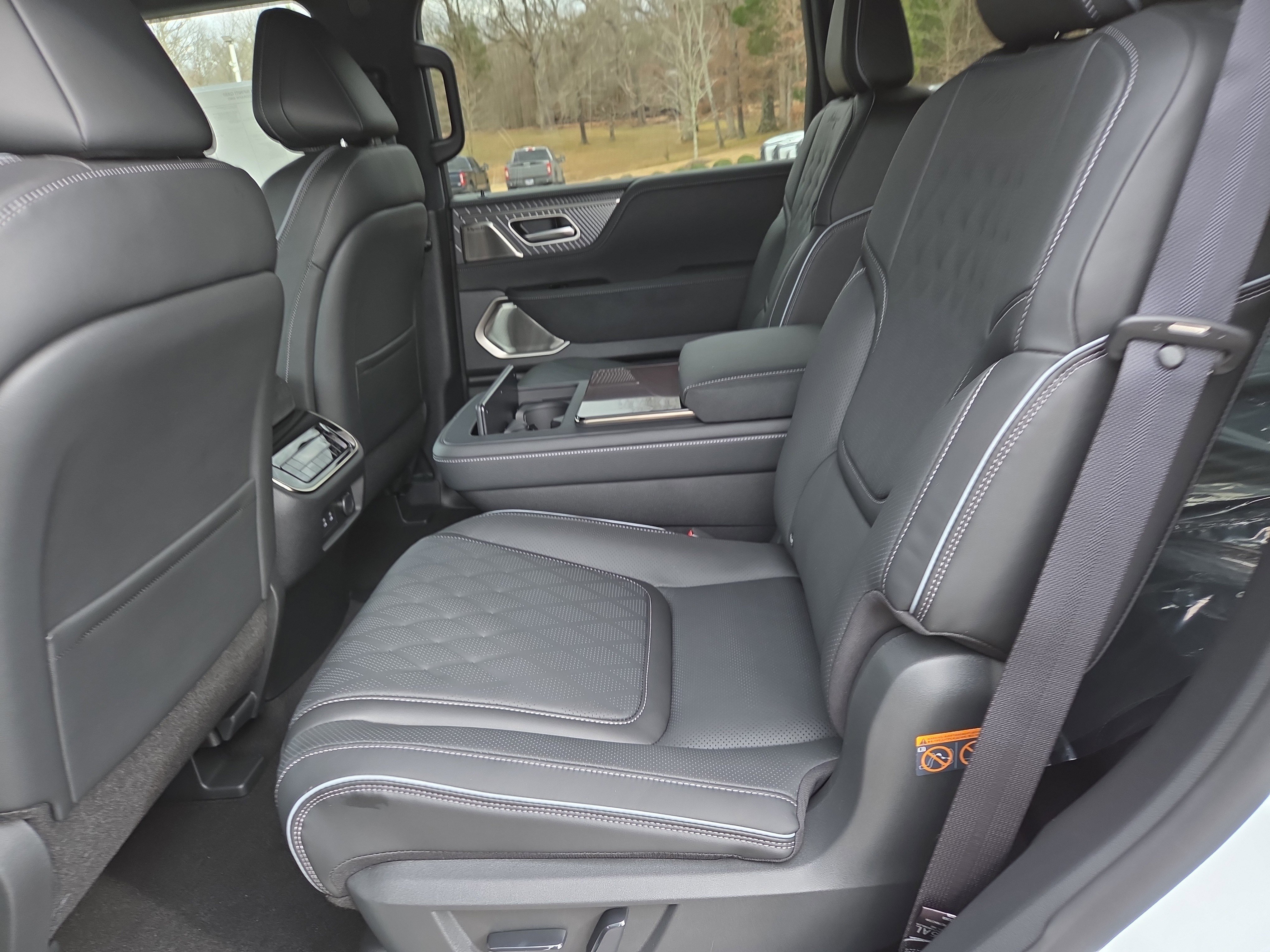 New 2026 INFINITI QX80 Autograph w/ Premium Cargo Package image 6