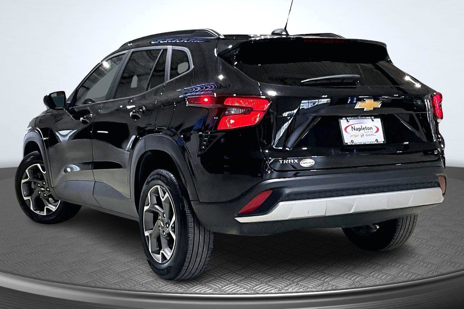 Used 2025 Chevrolet Trax LT image 14