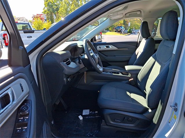 New 2025 Ford Explorer Active image 5