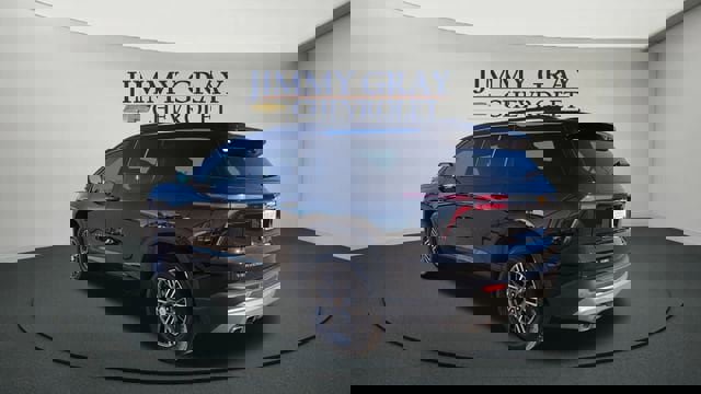 Used 2025 Chevrolet Traverse LT image 5