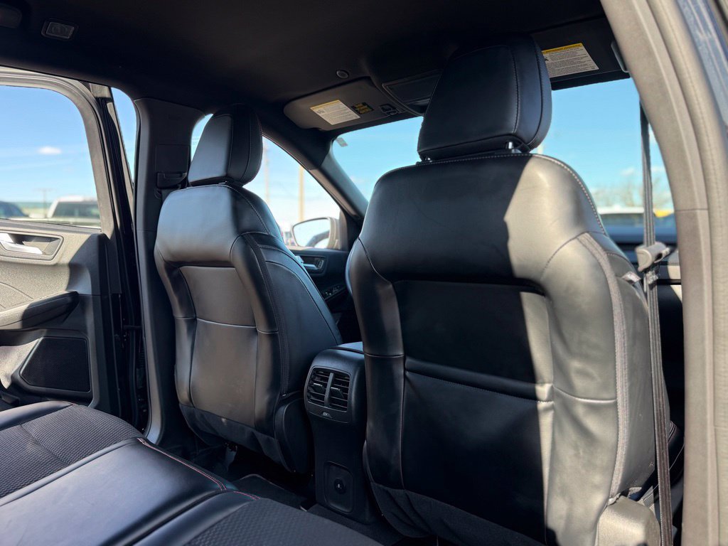Used 2023 Ford Escape ST-Line w/ Tech Pack #1 AWD/4WD image 16