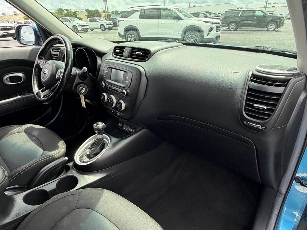 Used 2016 Kia Soul + w/ Designer's Package FWD image 17