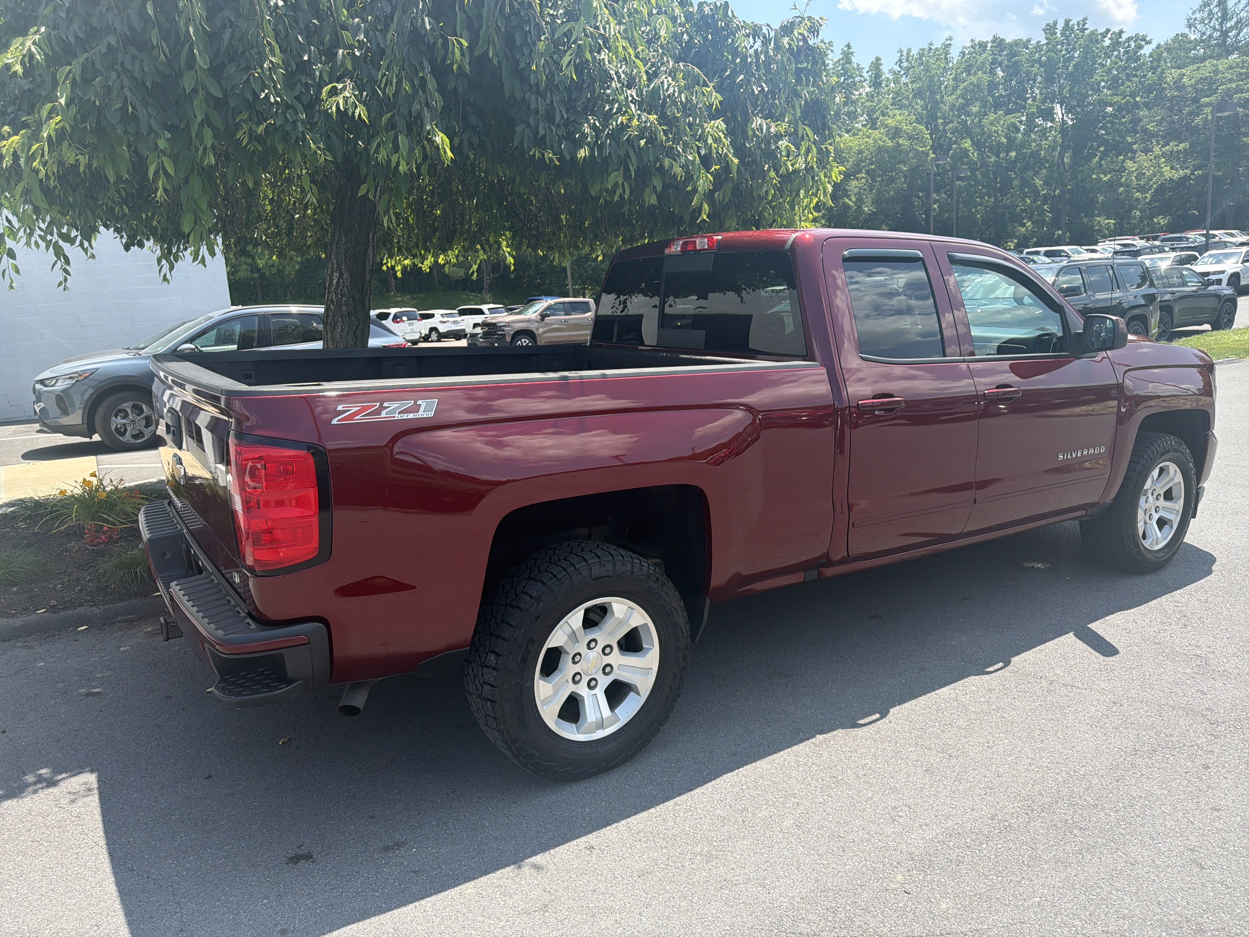 Used 2017 Chevrolet Silverado 1500 LT w/ All Star Edition AWD/4WD video 3