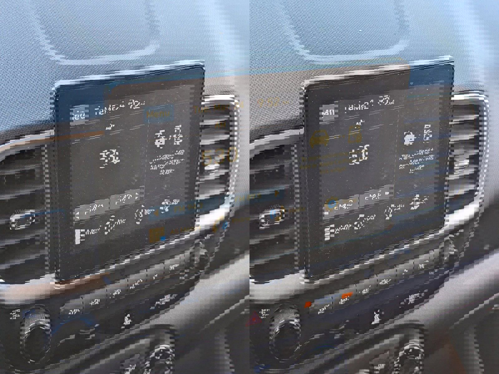 Used 2025 Hyundai Venue SE image 27