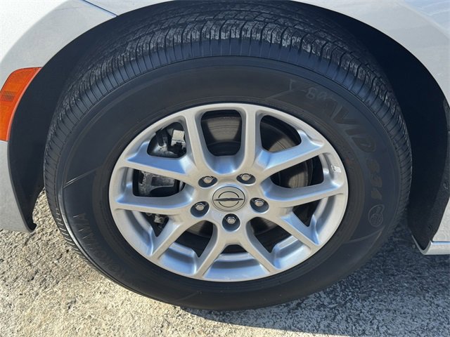 Certified 2024 Chrysler Pacifica Touring-L image 10