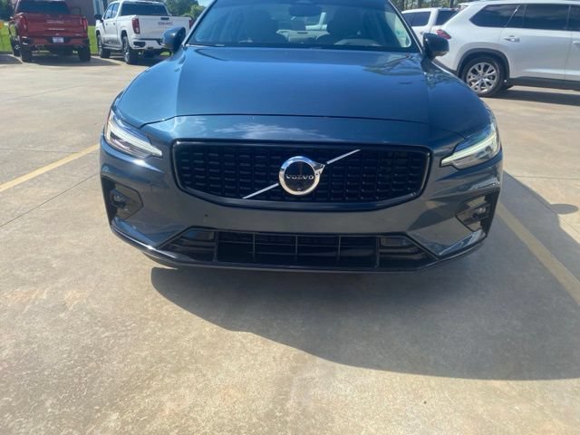 Used 2025 Volvo S60 B5 Plus AWD/4WD image 6