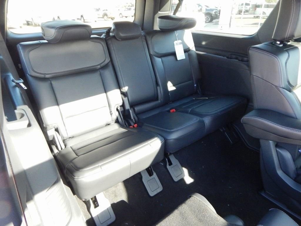 New 2025 Ford Expedition Max Platinum w/ Stealth Performance Package image 17