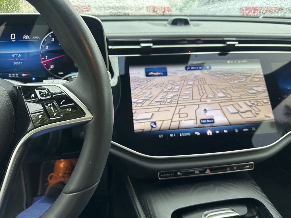 Used 2024 Mercedes-Benz E 350 4MATIC Sedan image 4