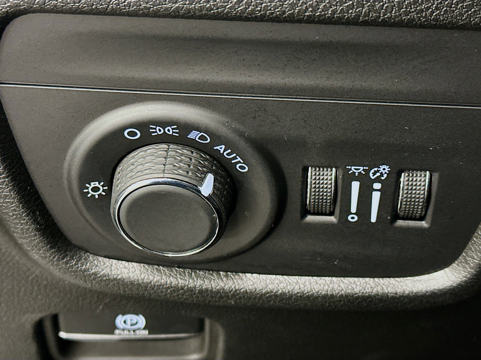 Used 2024 Jeep Grand Cherokee L Altitude image 17