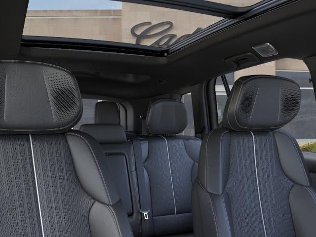 New 2027 Cadillac Vistiq Sport w/ LPO, Floor Liner Package AWD/4WD image 24