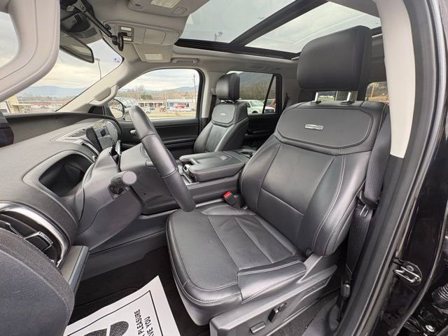 Used 2025 Ford Expedition Platinum image 42