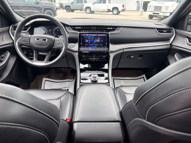 Used 2024 Jeep Grand Cherokee L Limited AWD/4WD image 22