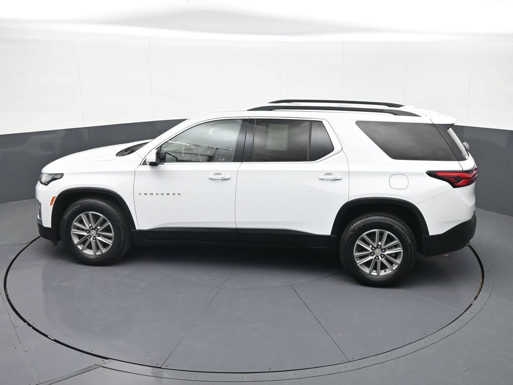 Used 2023 Chevrolet Traverse LT w/ Rear Camera Mirror Package AWD/4WD image 24