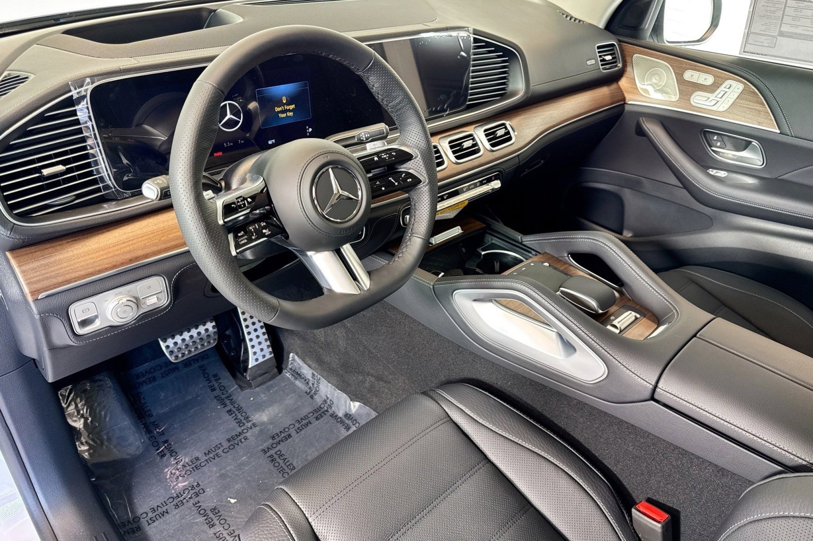 New 2026 Mercedes-Benz GLS 580 4MATIC image 9