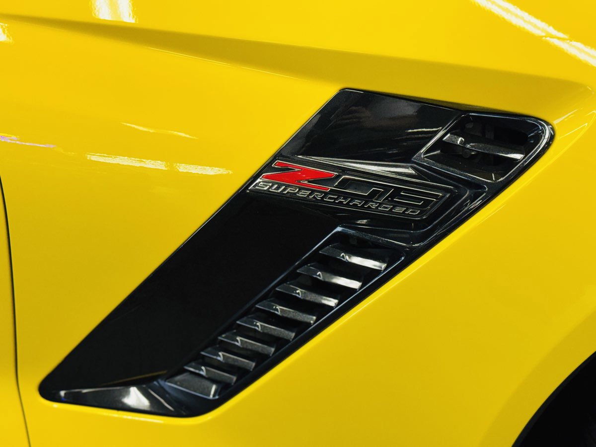 Used 2016 Chevrolet Corvette Z06 w/ 3LZ Preferred Equipment Group RWD image 6