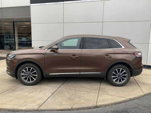 Certified 2022 Lincoln Nautilus AWD image 2