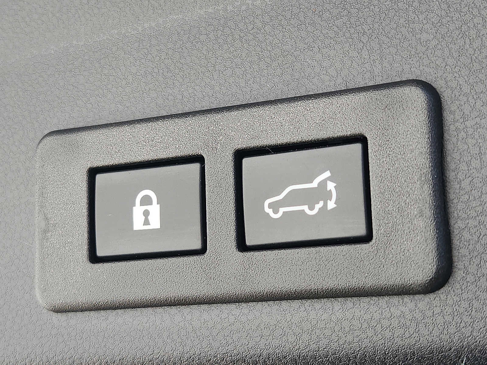 Used 2022 Subaru Ascent Limited w/ Technology Package image 29