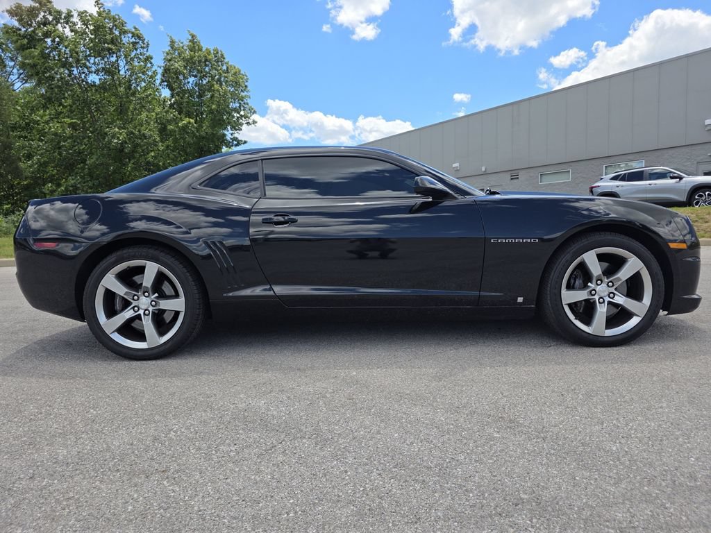 Used 2010 Chevrolet Camaro SS w/ RS Package RWD image 9
