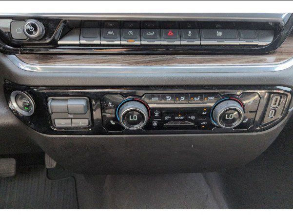 Used 2025 Chevrolet Silverado 1500 LT RWD image 6