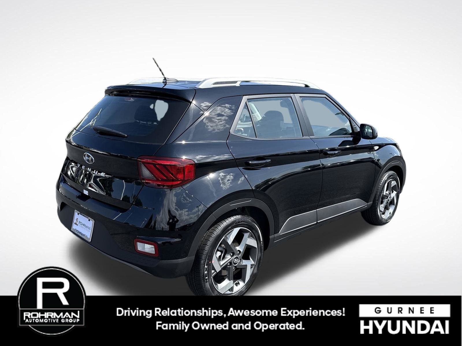Used 2026 Hyundai Venue SEL FWD image 10