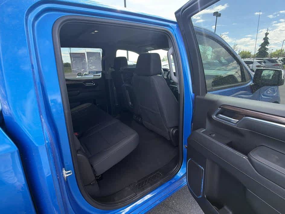 Used 2025 Chevrolet Silverado 1500 LT AWD/4WD image 23