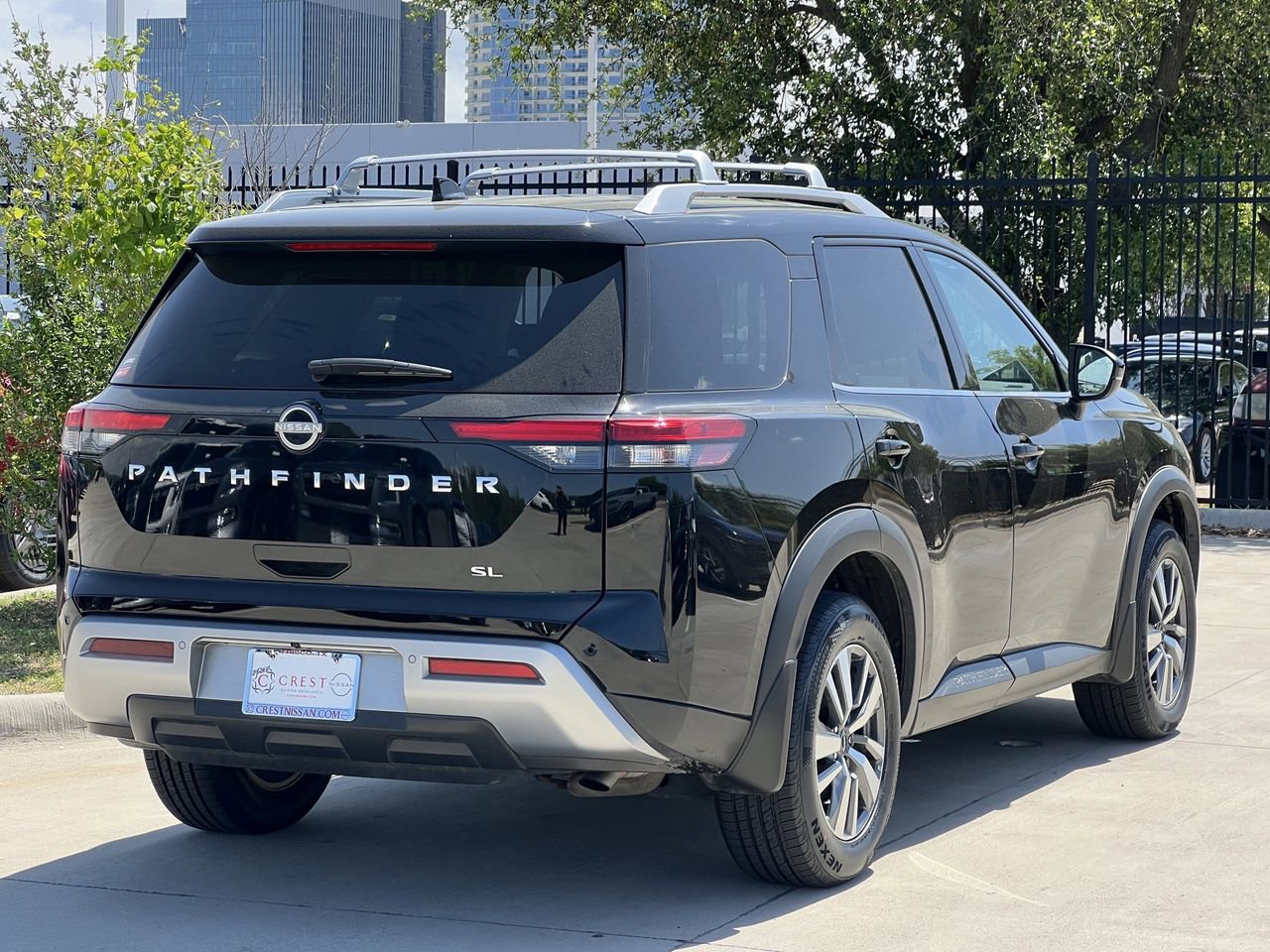 Certified 2024 Nissan Pathfinder SL image 4