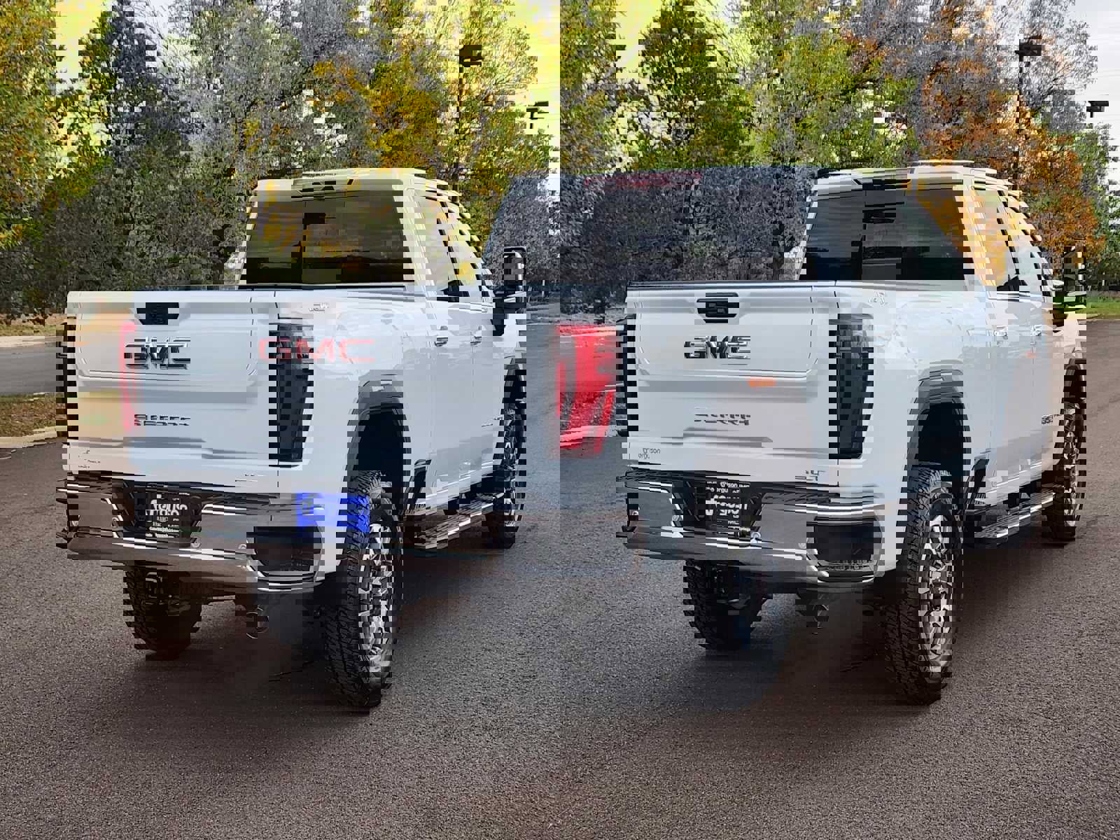 New 2026 GMC Sierra 2500 SLT w/ SLT Convenience Package image 3