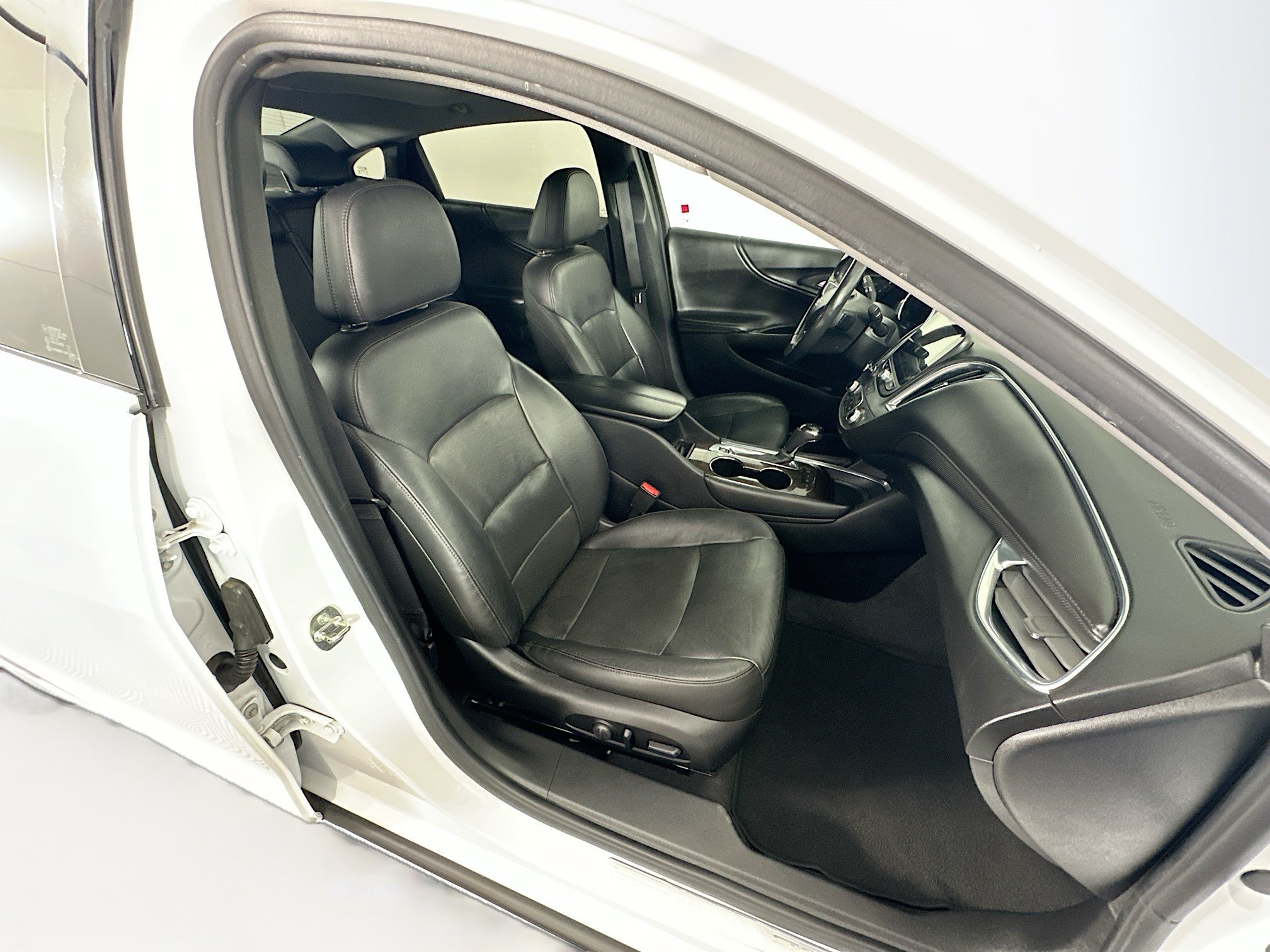 Used 2020 Chevrolet Malibu Premier FWD image 32