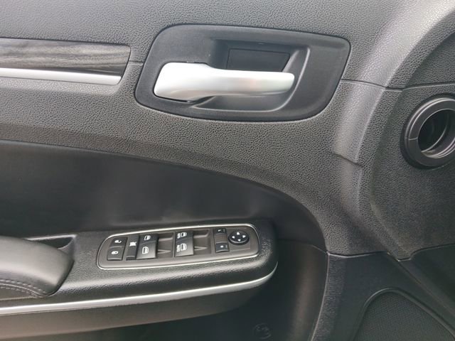 Used 2022 Chrysler 300 Touring L image 16