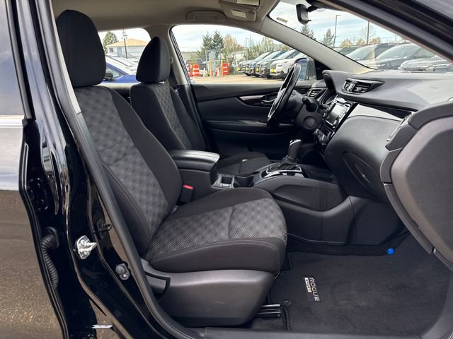 Used 2022 Nissan Rogue Sport SV image 11