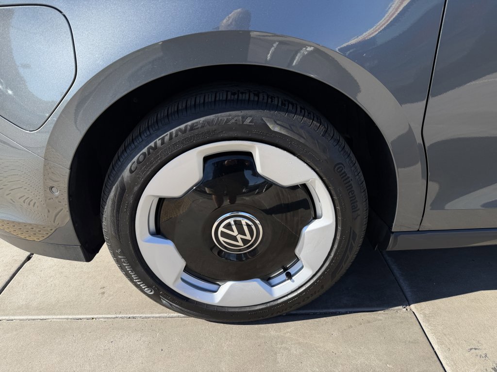 Used 2025 Volkswagen ID. Buzz Pro S Plus image 15