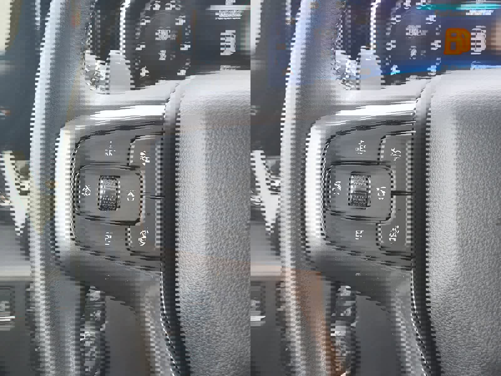 Used 2023 Chevrolet Silverado 1500 ZR2 w/ Technology Package image 18