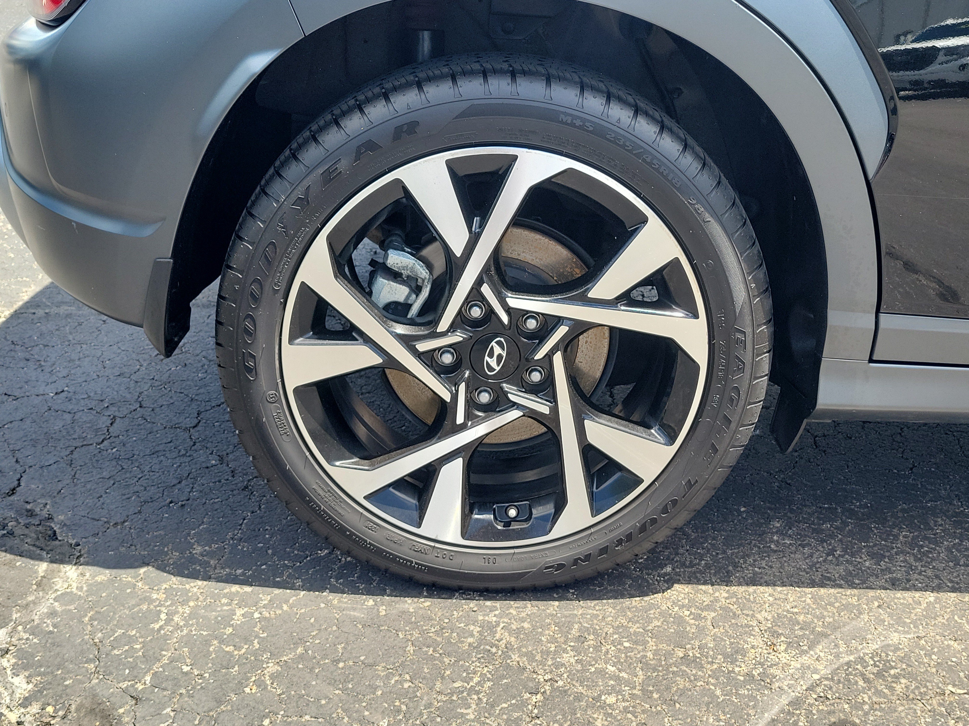 Used 2022 Hyundai Kona Limited AWD/4WD image 5