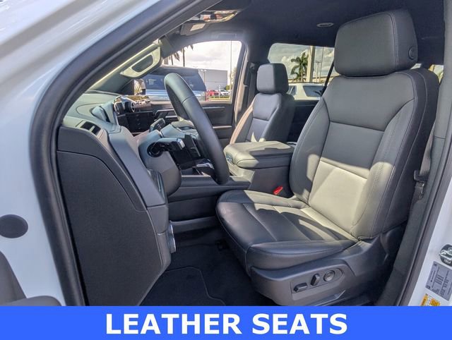 Used 2026 Chevrolet Suburban LT image 6