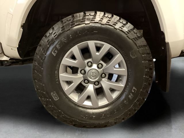 Used 2019 Toyota Tacoma SR5 AWD/4WD image 27