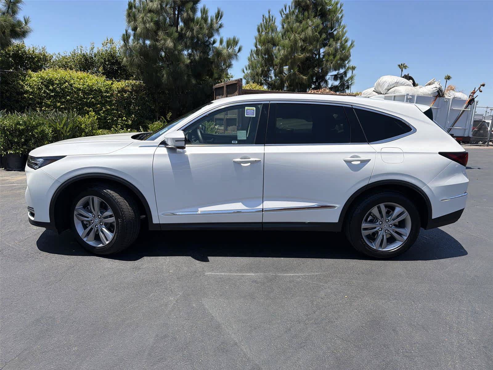 Certified 2025 Acura MDX SH-AWD image 3
