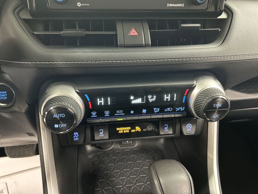 Used 2020 Toyota RAV4 XLE w/ Convenience Package AWD/4WD image 16
