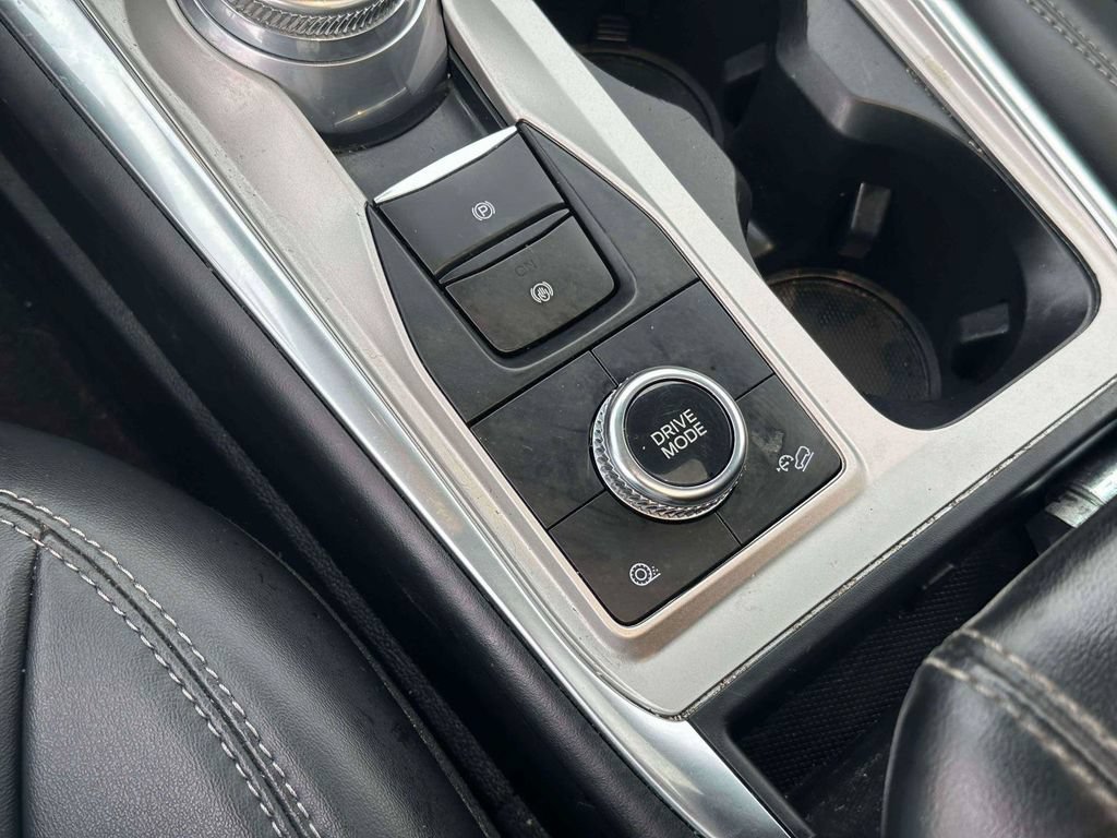 Used 2023 Ford Explorer XLT w/ Equipment Group 202A AWD/4WD image 33