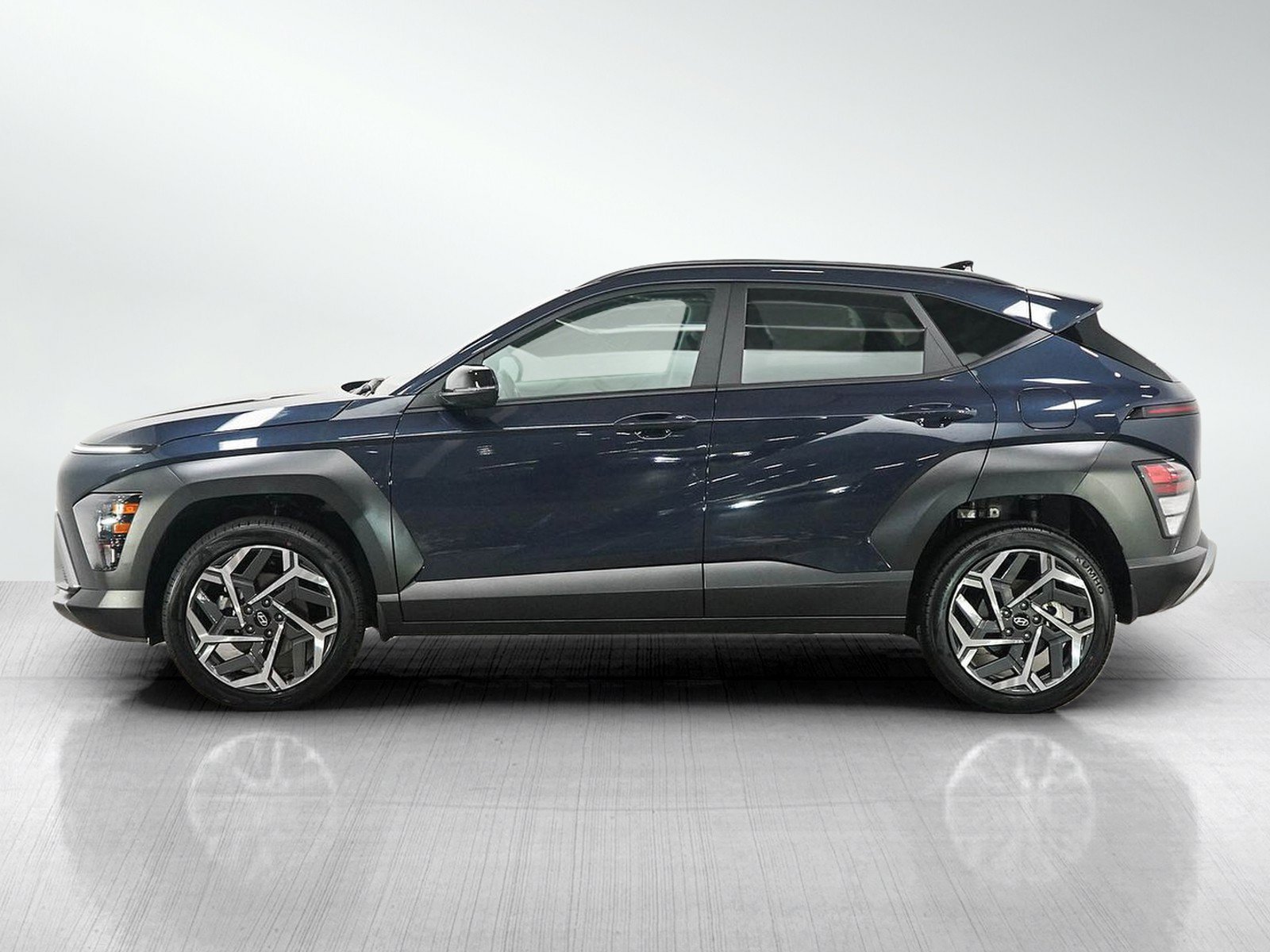 Used 2026 Hyundai Kona SEL Premium AWD/4WD image 2