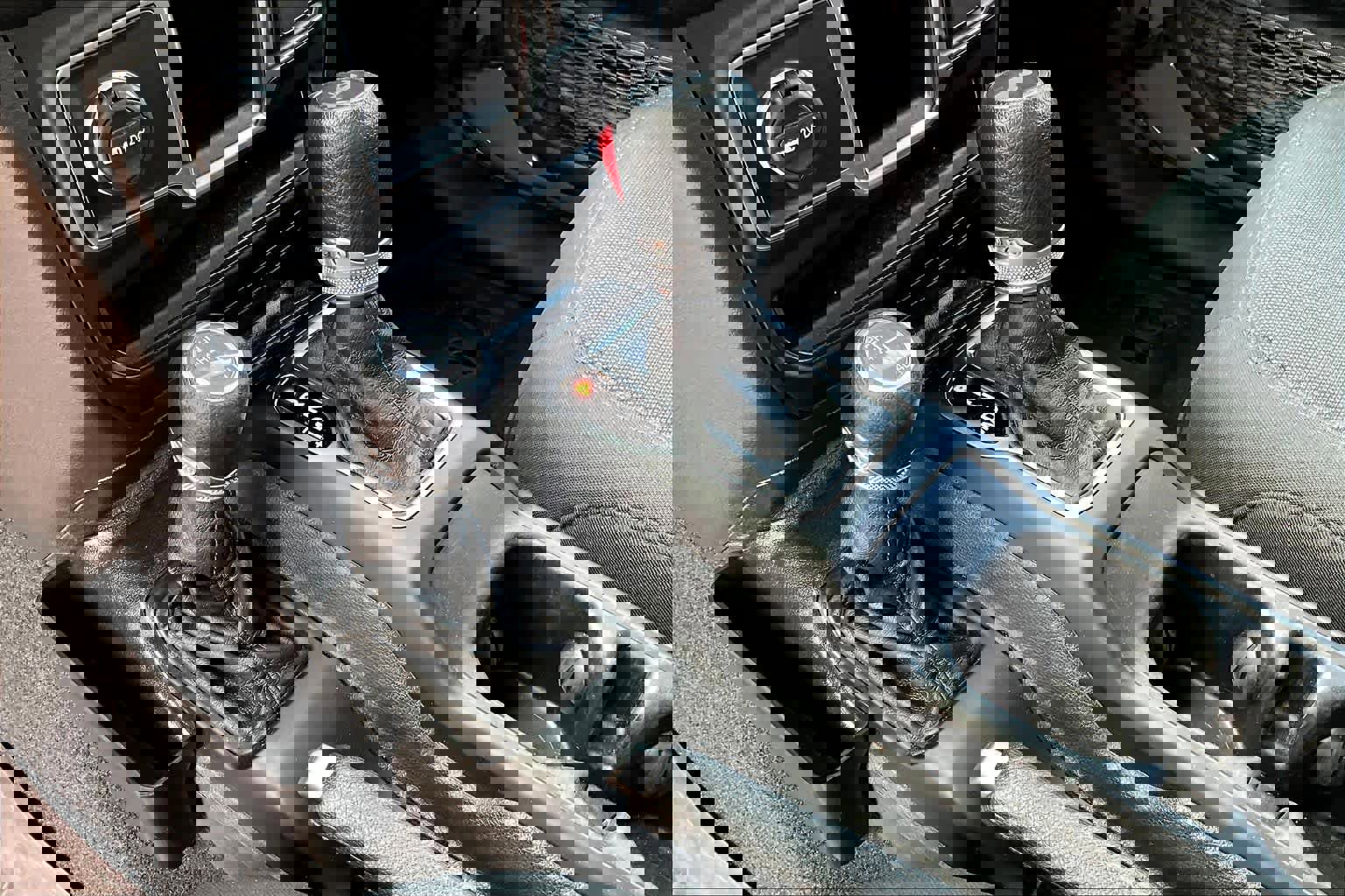 Used 2022 Jeep Wrangler Sport image 18