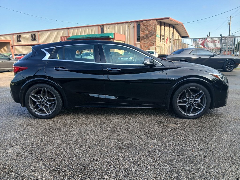 Used 2018 INFINITI QX30 Sport w/ Cargo Package FWD image 8