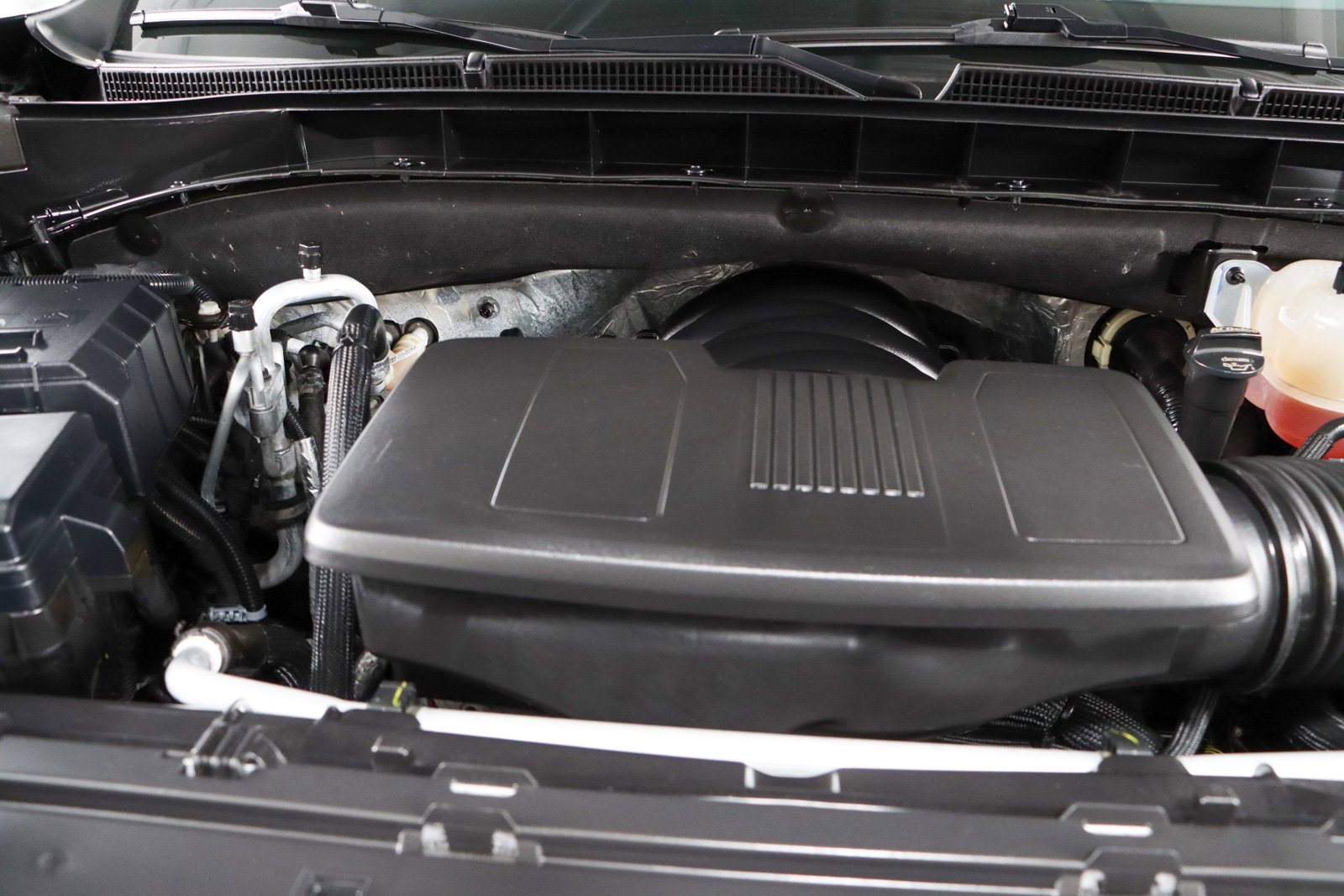 Used 2024 GMC Yukon XL AT4 w/ Technology Package image 36