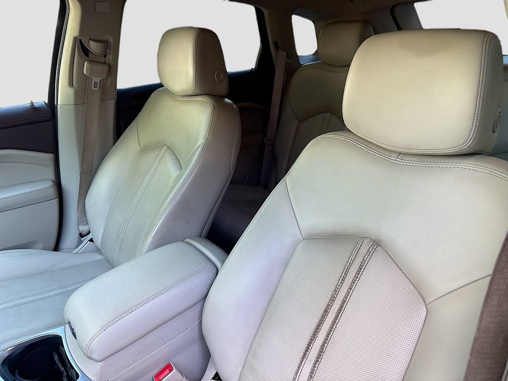Used 2016 Cadillac SRX Luxury w/ Driver Awareness Package FWD image 23