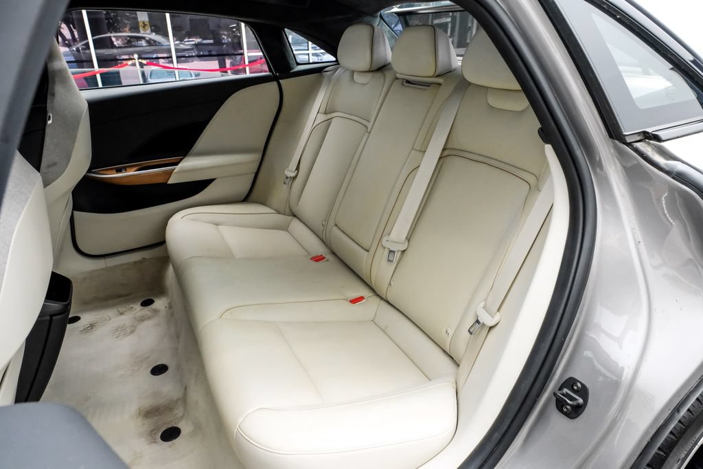 Used 2023 Lucid Air Touring AWD/4WD image 37