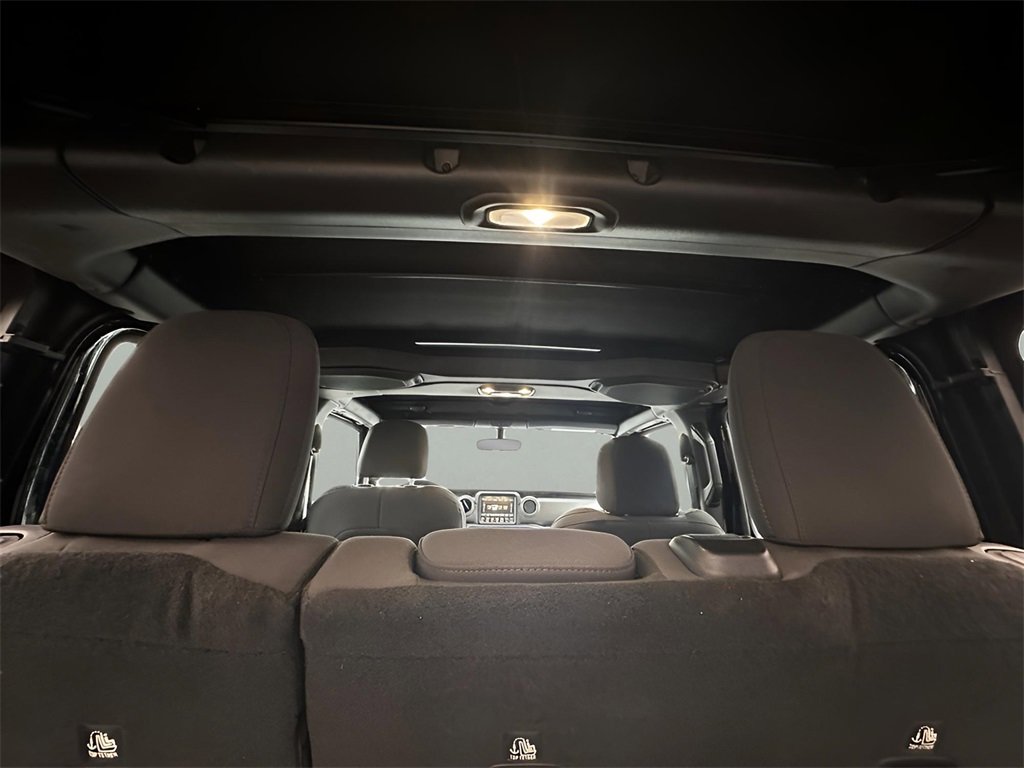 Used 2019 Jeep Wrangler Unlimited Sahara image 35