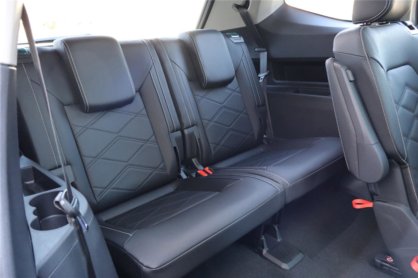 New 2026 Volkswagen Atlas SE image 32