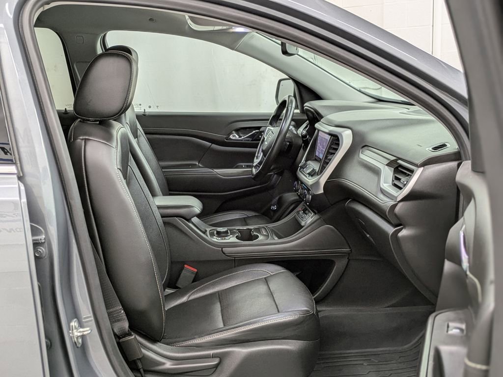 Used 2020 GMC Acadia SLT w/ LPO, Floor Liner Package AWD/4WD image 18